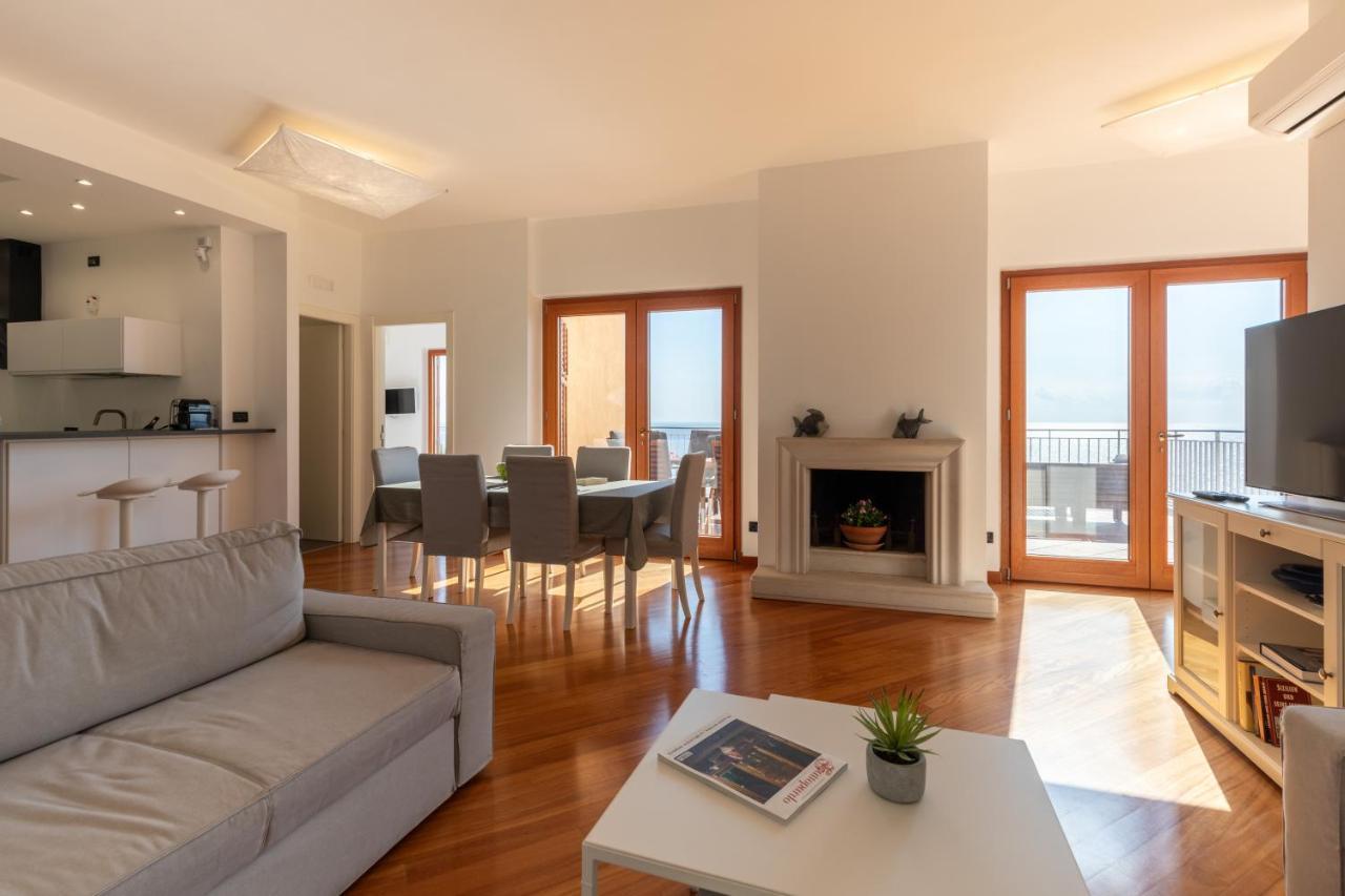 Appartamento In Villa Con Accesso Al Mare, Vista Mozzafiato Palermo Exterior photo